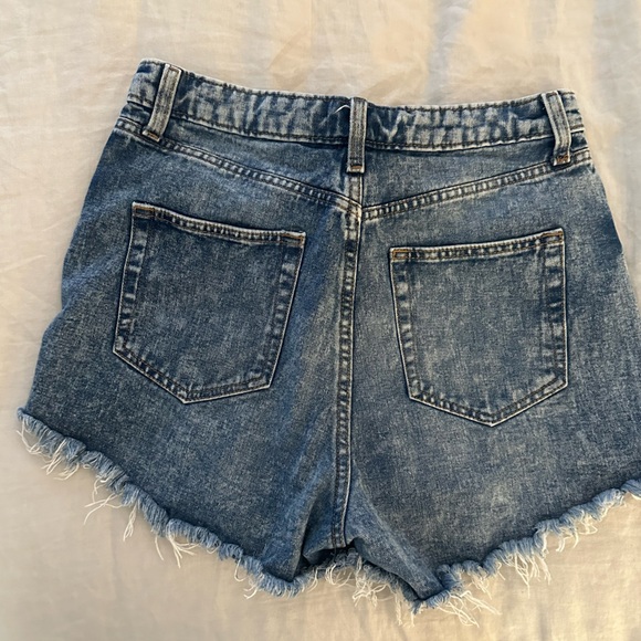 Wild fable cut off distressed high waisted denim shorts - Picture 4 of 4